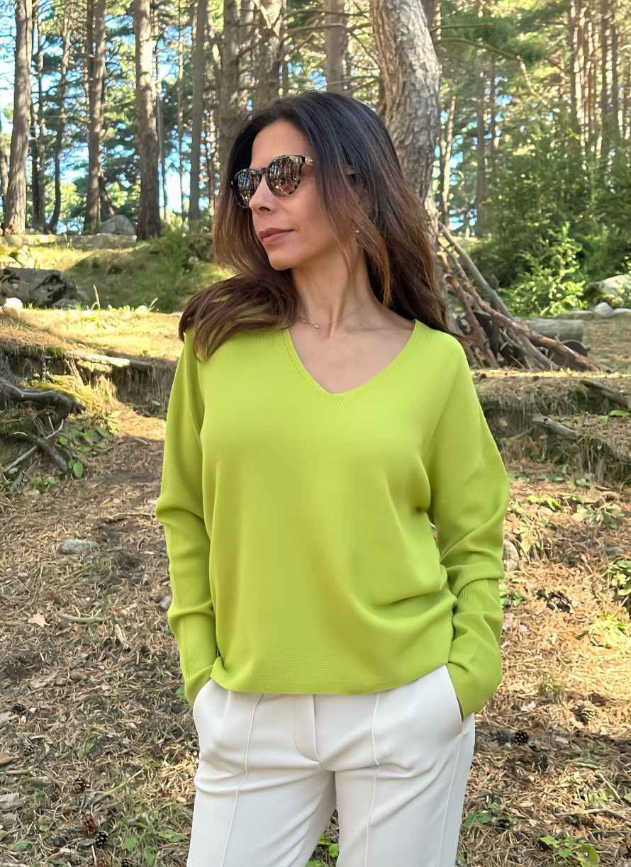 OUI pistachio green jersey